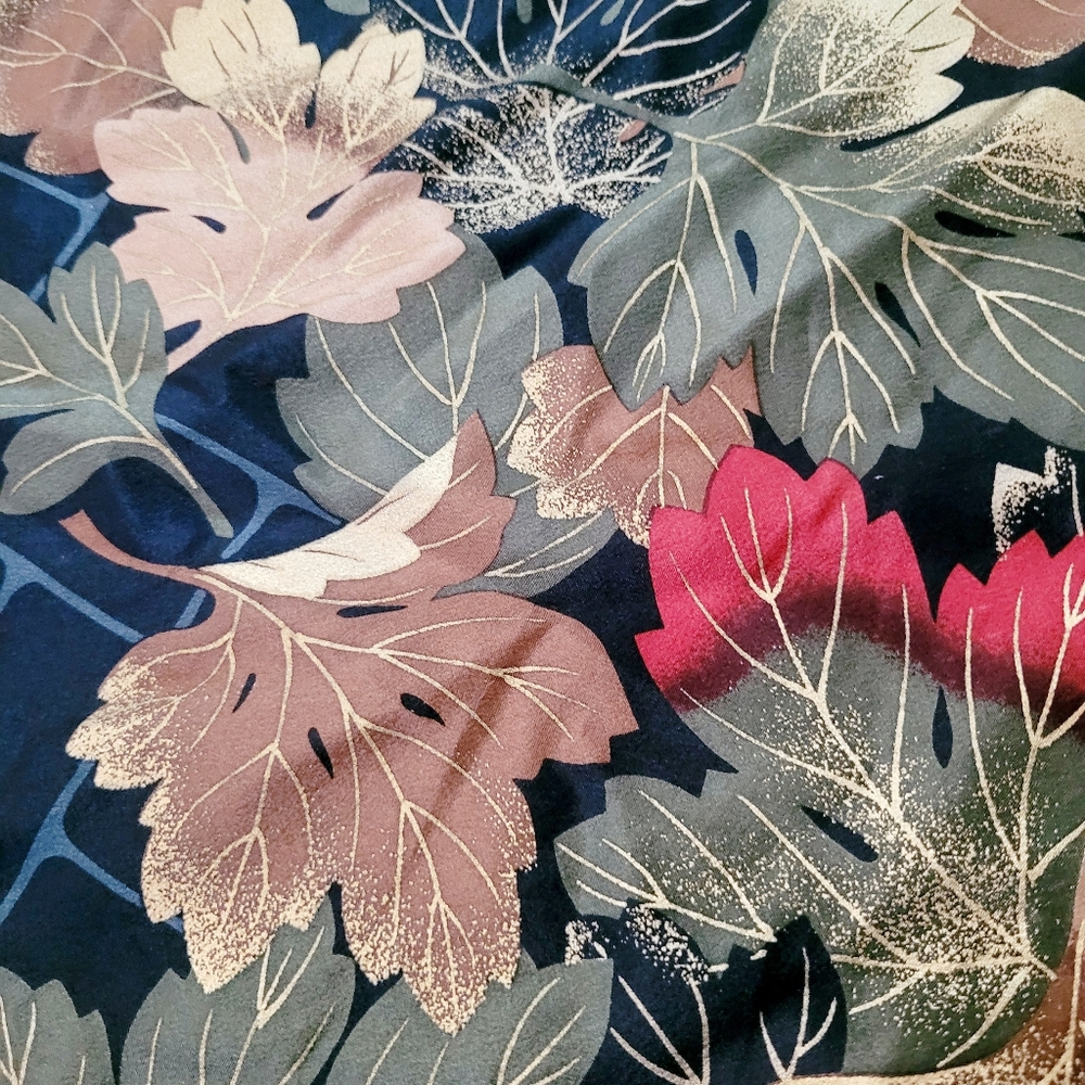 Floral Patterned Scarf - Picture 5 of 9